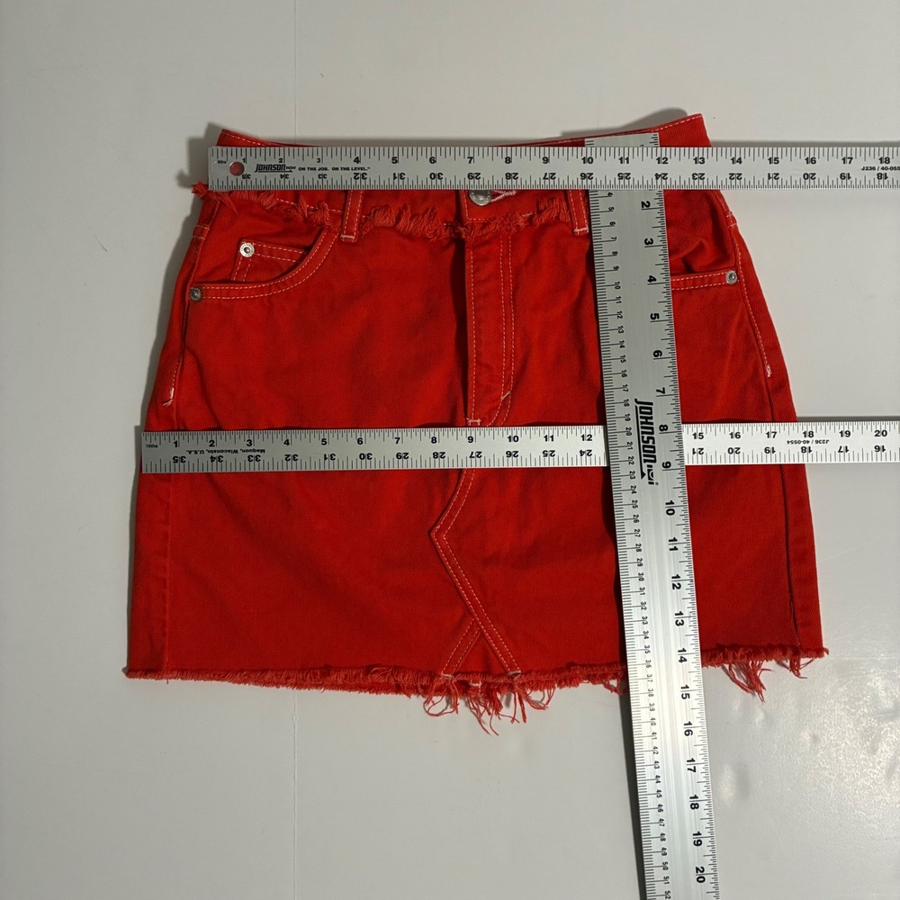Topshop Moto Red Denim Mini Skirt Raw Hem Contrast Stitch Womens Size 4 USA - Picture 5 of 8